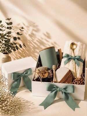 Gifts for Mom Dubai - elegant gift box with luxury items like candles, skincare, and decor for a special celebration.